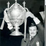 Alex Murphy raises the Rugby League Challenge Cup