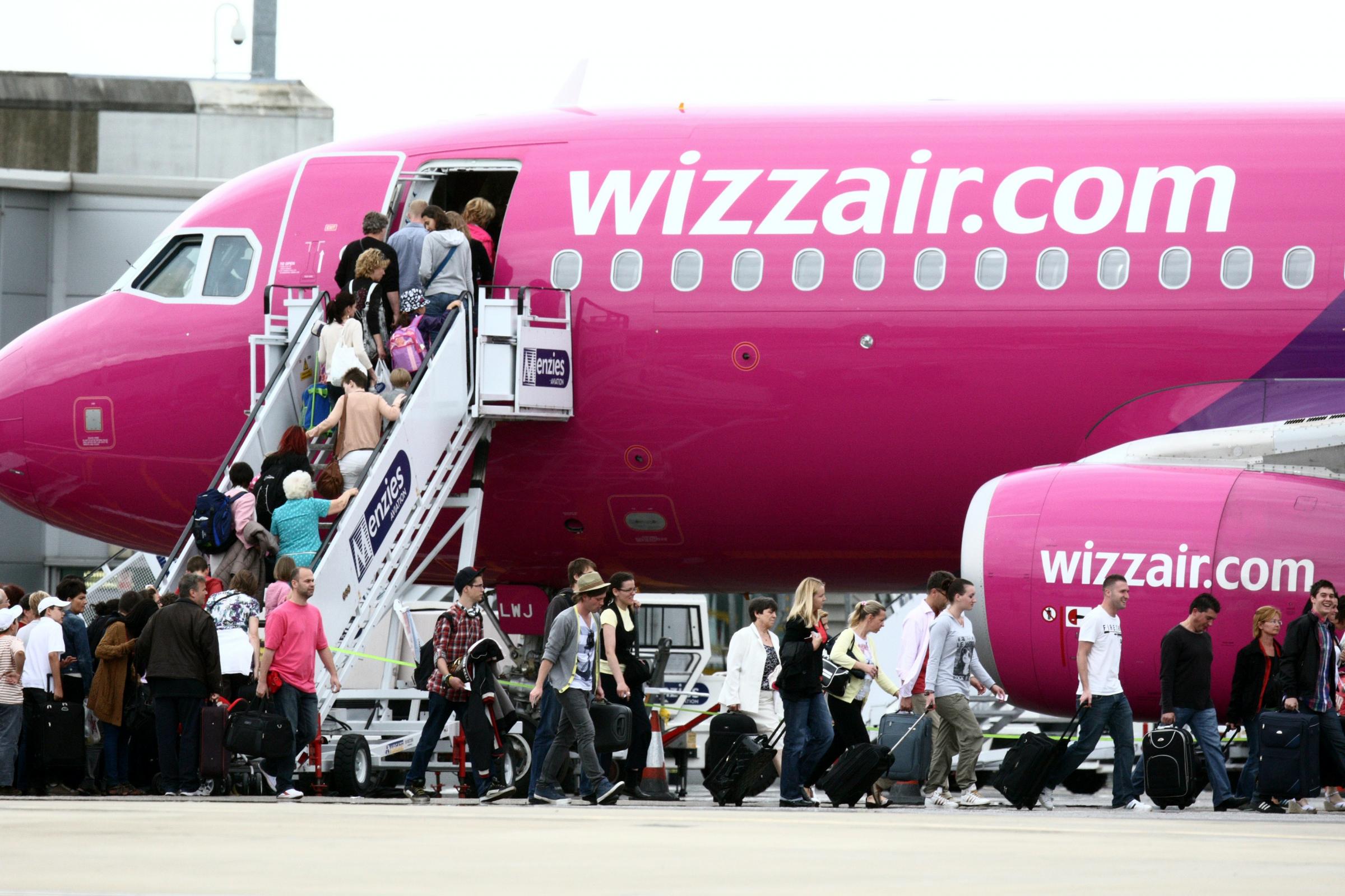 wizz air traveling with pram